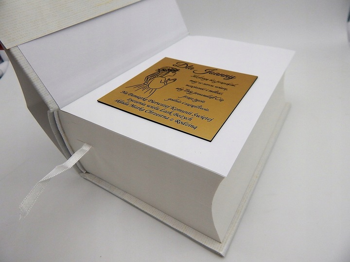 PISMO ŚWIĘTE NA KOMUNIĘ BIBLIA Z GRAWEREM PAMIĄTKA PIERWSZEJ KOMUNII CHRZTU