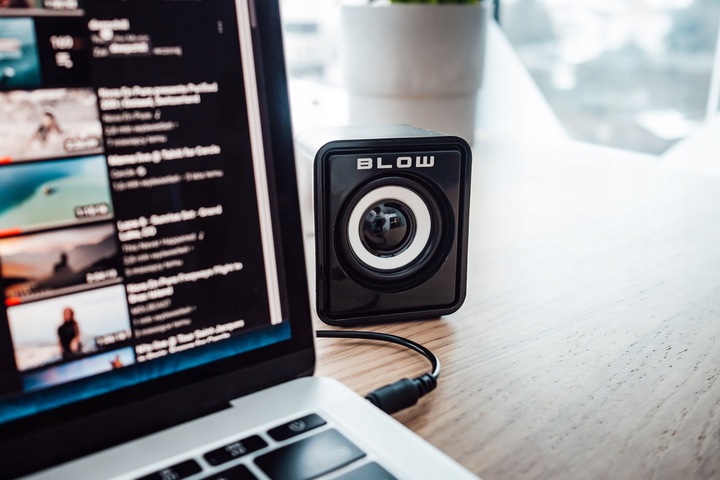 ZESTAW GŁOŚNIKÓW KOMPUTEROWYCH SUBWOOFER 2.1 USB SD AUX RADIO FM LED 11W