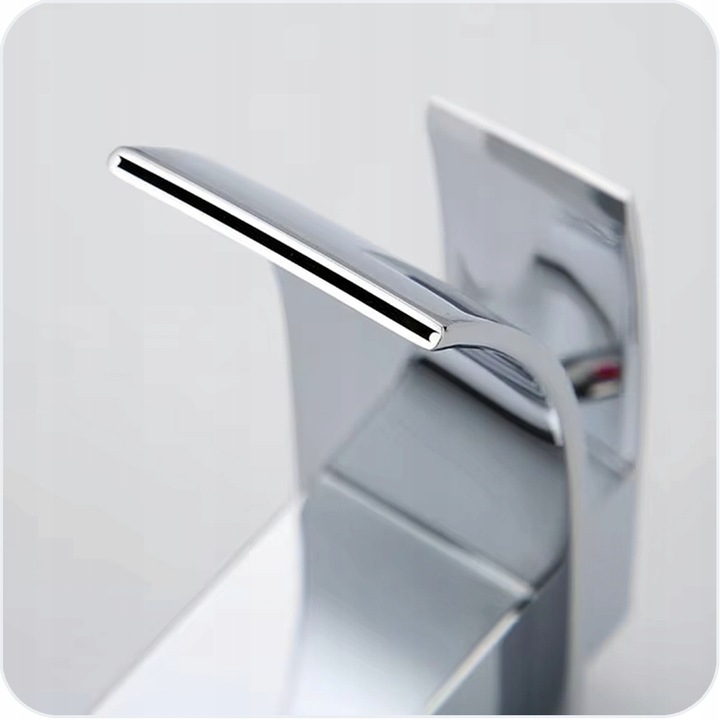 WYSOKA BATERIA UMYWALKOWA STOJĄCA NABLATOWA WODOSPAD ŁAZIENKOWA KRAN CHROM