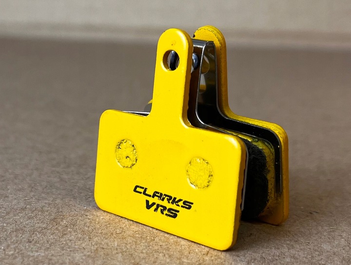 KLOCKI do HAMULCÓW SHIMANO B01S B05S Półmetaliczne CERAMIKA CLARKS VRS811