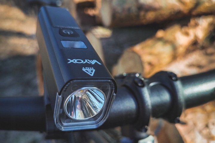 LAMPKA ROWEROWA PRZÓD OŚWIETELNIE ROWEROWE LED PRO VAYOX USB-C 1300lm IPX6