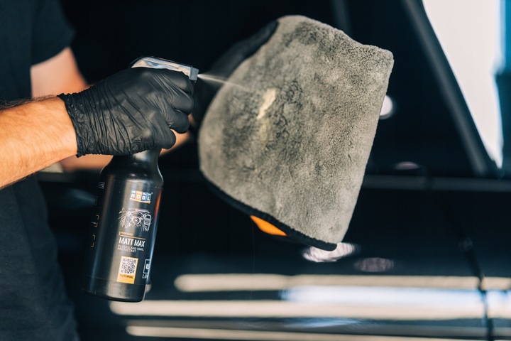 ADBL INTERIOR MATT MAX Dressing Do Kokpitu Odżywia Plasitki Matowy Efekt