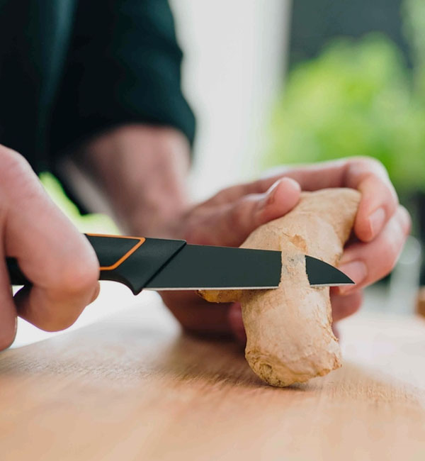 FISKARS EDGE 1003091 NÓŻ DO SKROBANIA 8 CM STAL NIERDZEWNA