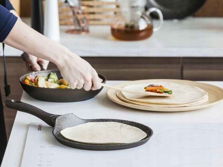 VALDINOX PATELNIA DO NALEŚNIKÓW PANCACKE JAJEK OMLETÓW INDUKCJA GAZ 24cm