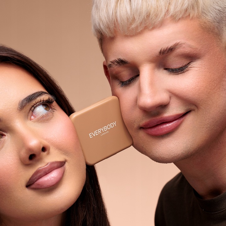EVERYBODY LONDON Prasowany bronzer, lusterko, Caramel Brown