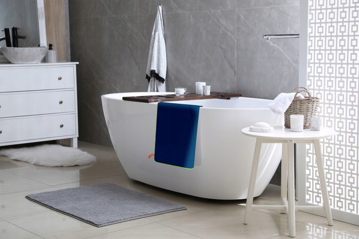 RĘCZNIK Z MIKROFIBRY 80x150 cm GRANATOWY zielona nitka NEW