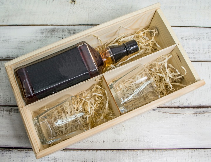 PUDEŁKO NA ALKOHOL PODZIĘKOWANIE DLA ŚWIADKOWEJ ŚWIADKA GRAWER PREZENT