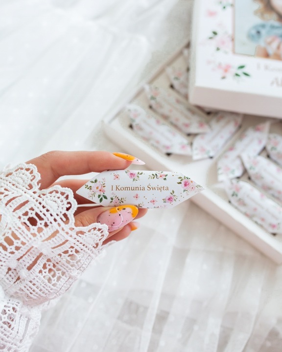 KRÓWKI NA ŚLUB CHRZEST KOMUNIĘ 1 KG Personalizowane krówki prezentowe