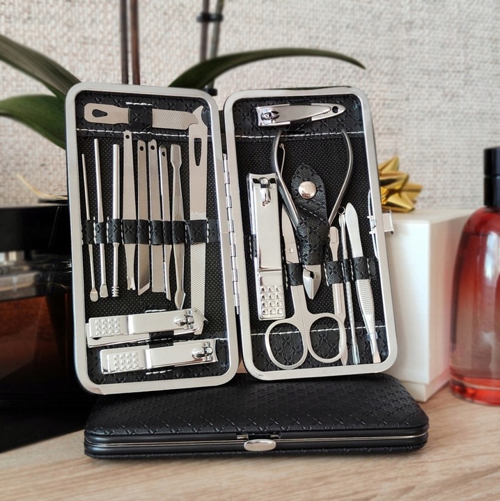 ZESTAW DO MANICURE PEDICURE DO PAZNOKCI 20EL ETUI