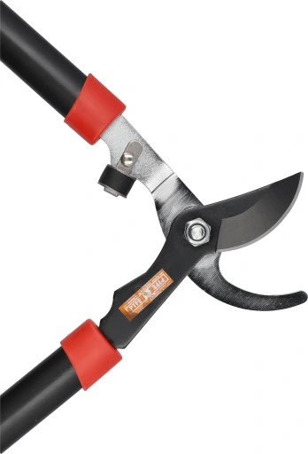 SEKATOR DO KONARÓW, TELESKOPOWY 650-900 MM YATO