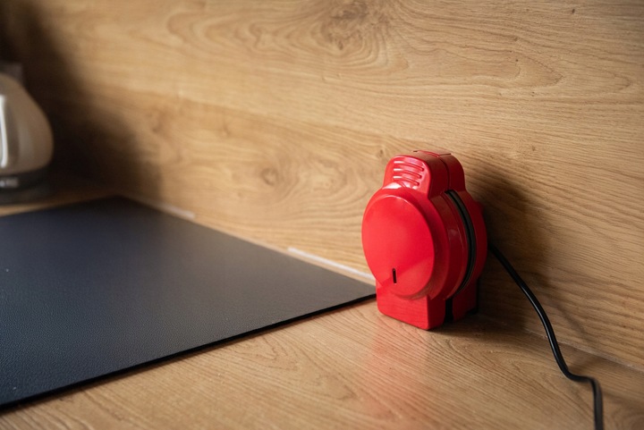 GOFROWNICA MINI GOFRY MOCNA NIEPRZYWIERAJACA 8 PŁYTEK 4 WZORY CZERWONA