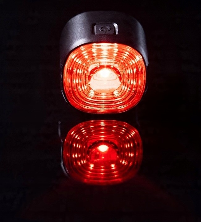 Lampka rowerowa czerwona SPECTER WT09 tył tylna do tyłu 100 godzin pracy