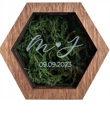 Pudełko, szkatułka na obrączki heksagon z inicjałami, grawerowane, na ślub