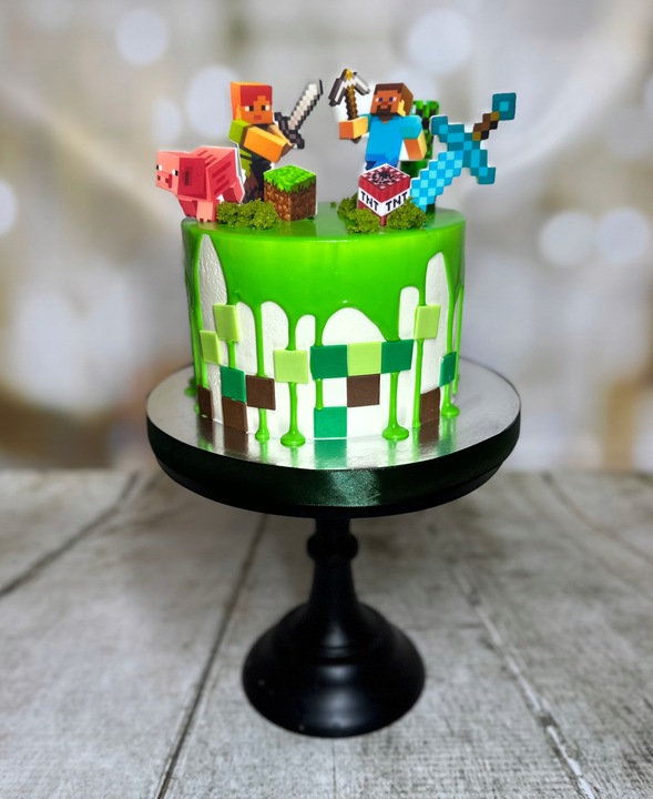 Zestaw do dekoracji tortu na masie cukrowej MINECRAFT Figurki na tort 21el.