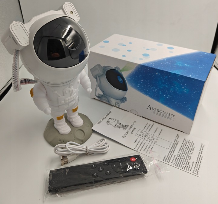 PROJEKTOR GWIAZD ASTRONAUTA RZUTNIK LED LAMPKA NOCNA DLA DZIECI NA PREZENT