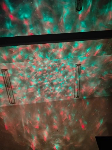 PROJEKTOR GWIAZD LAMPKA NOCNA RZUTNIK LED DO SYPIALNI DLA DZIECI NA PREZENT