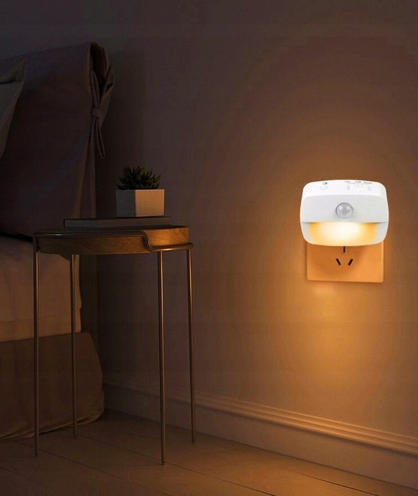 Lampka nocna DO GNIAZDKA LED z czujnikiem 3 TRTBY ŚWIATŁA ruchu kontaktu