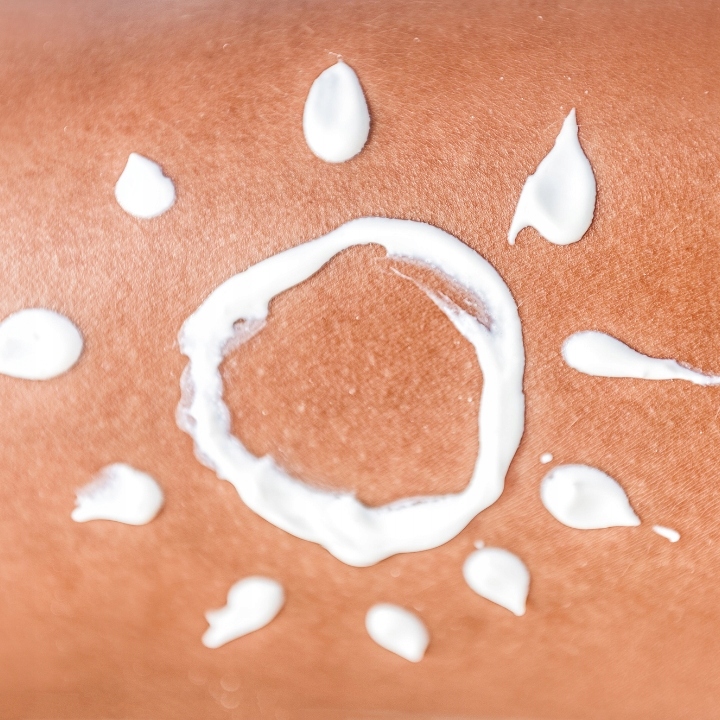 OLEJEK DO OPALANIA KOLASTYNA SPF 20 150ML ODŻYWCZY WZMACNIAJĄCY OPALENIZNĘ