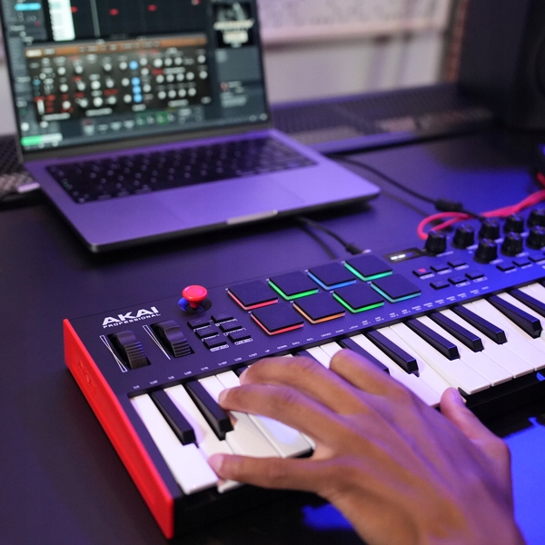 AKAI MPK MINI PLUS klawiatura sterująca MIDI