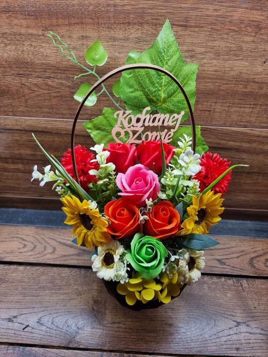 Bukiet kosz upominkowy kwiaty mydlane PACHNĄCE