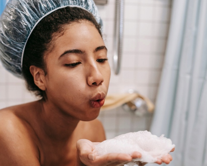 Czepki foliowe jednorazowe z gumką Czepek ochronny na głowę 100 sztuk