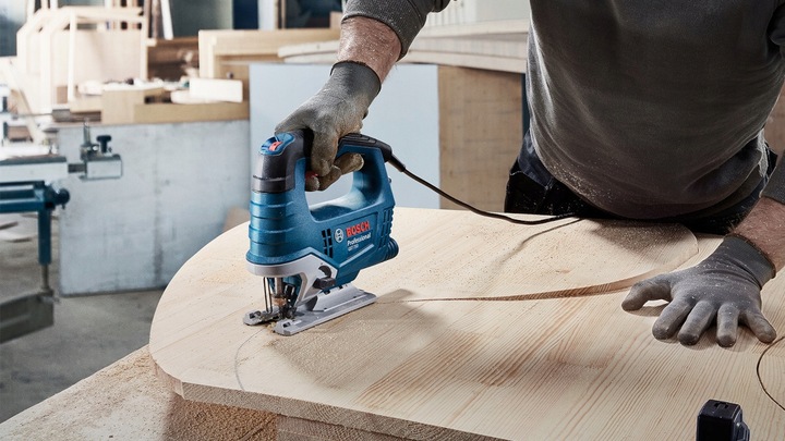 WYRZYNARKA 520W GST 750 BOSCH + WALIZKA