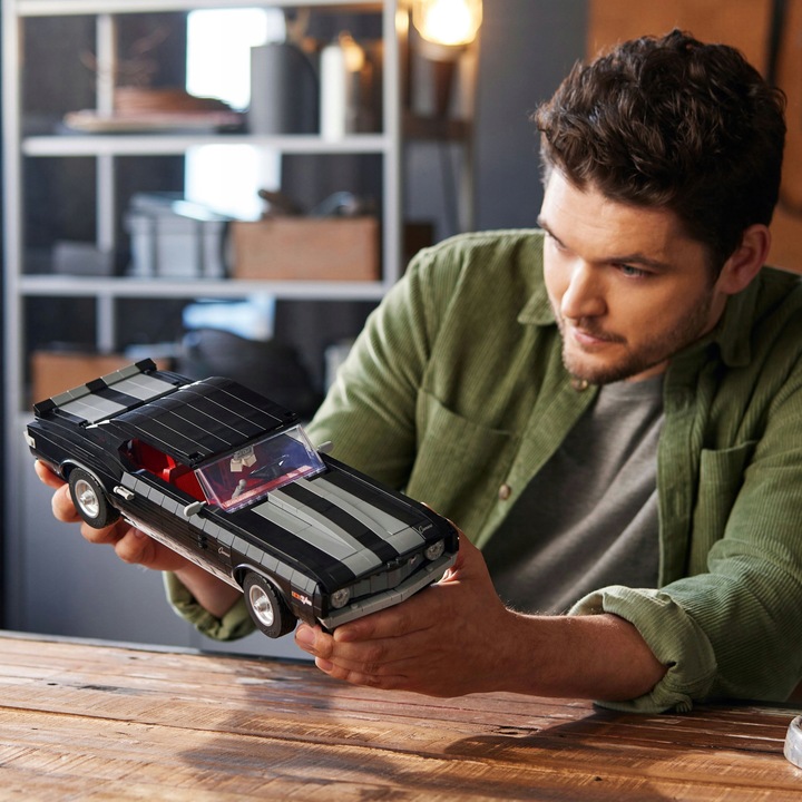 LEGO Creator Expert Chevrolet Camaro Z28 10304
