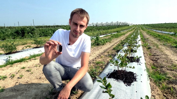 Ściółka z węgla brunatnego CARBOMAT ECO 20 L (pH 4,5 - 5,0)