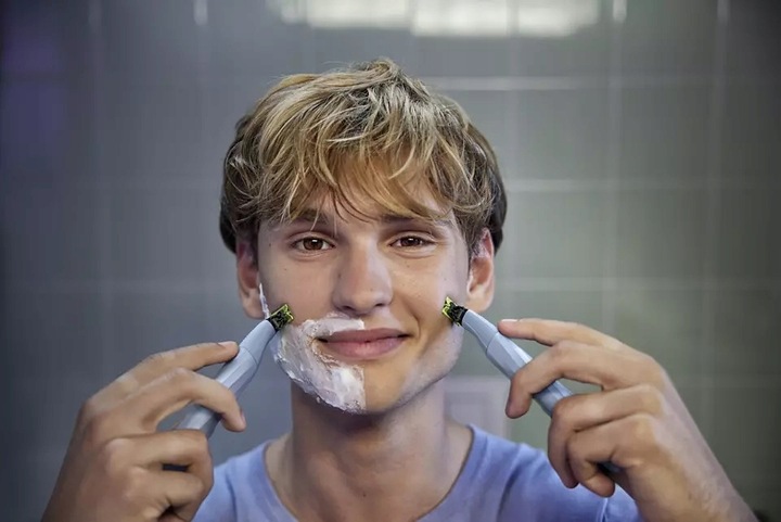 Golarka Philips OneBlade First Shave z ostrzem do skóry wrażliwej QP1324/20