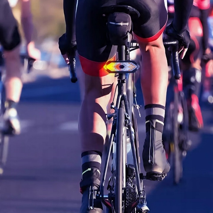 KIERUNKOWSKAZY LAMPKA NA ROWER LAMPA OŚWIETLENIE SYGNALIZACJA TYŁ LED PILOT