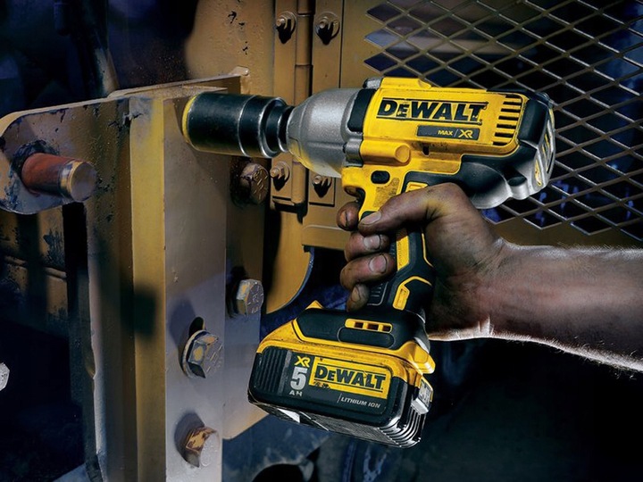 DEWALT UDAROWY KLUCZ AKUMULATOROWY DO KÓŁ DCF900 18V 5Ah 1355Nm +