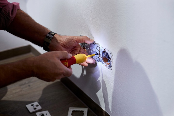 Wiha 44318 Wkrętak elektryczny speedE II electric / Zestaw walizkowy