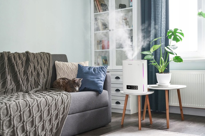 Nawilżacz powietrza WYDAJNY AROMATERAPIA HIGROSTAT HIGROMETR LED Biały