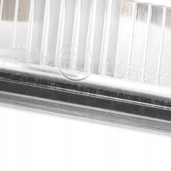 LAMPKA OŚWIETLENIA TABLICY REJESTRACYJNEJ AUDI A3 8P A4 B6 B7 A5 A6 C6 2SZT