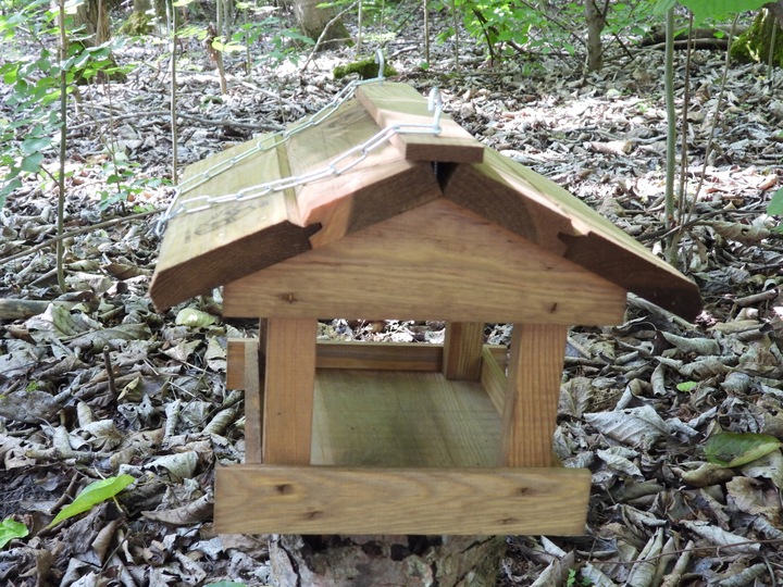 Karmnik dla ptaków zimujących K-35 Klasyczny Drewniany Domek Budka