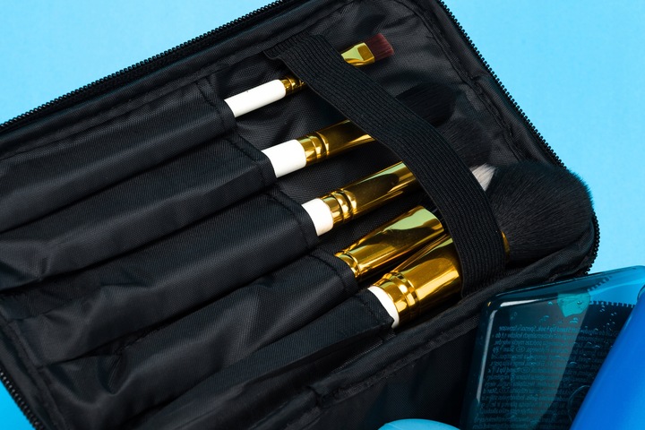 Kosmetyczka damska PETERSON na wyjazdy pojemny kuferek z uchwytem