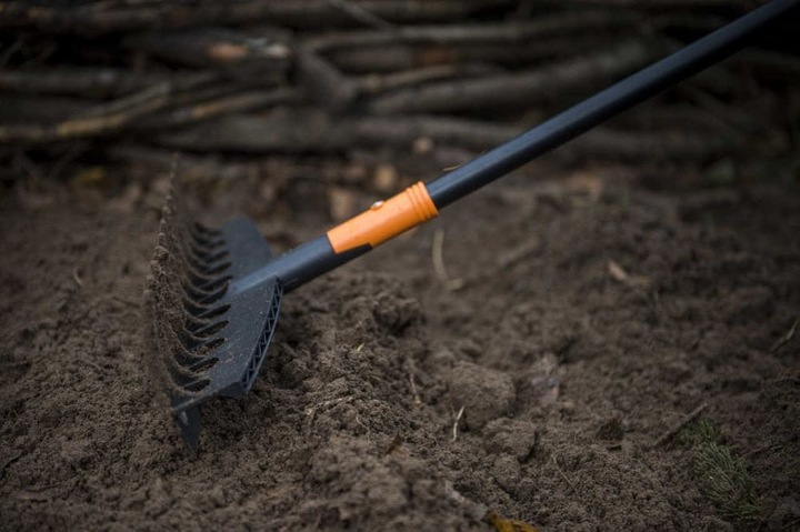 FISKARS Grabie do trawy 12 zębów uniwersalne 41x167 cm SOLID 1003466