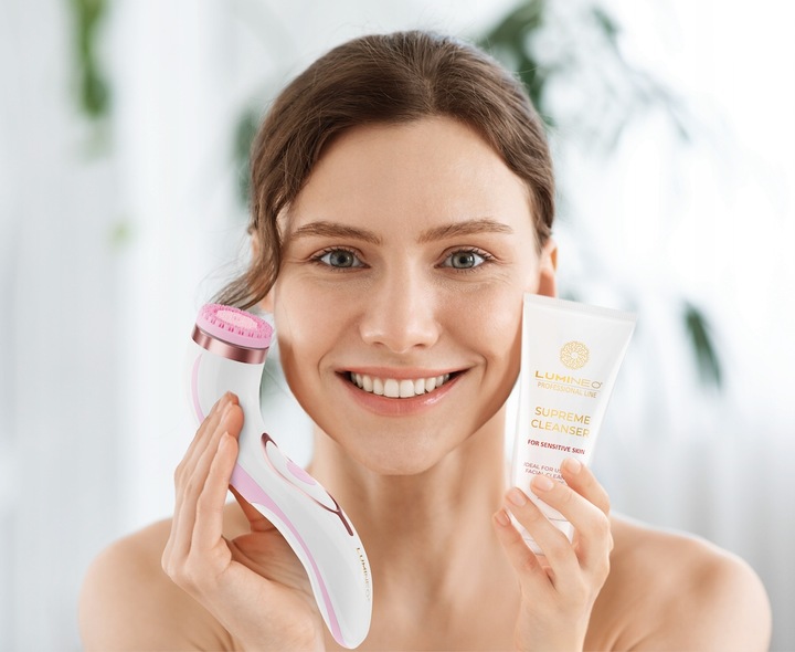 Lumineo Brush PRO różowy 4 końcówki + żel do skóry wrażliwej