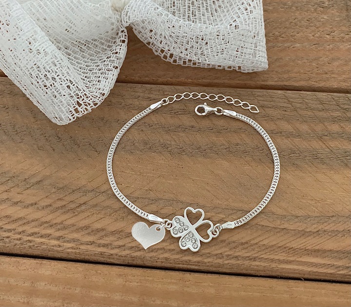 Bransoletka srebrna Koniczynka z cyrkoniami serce na prezent grawer