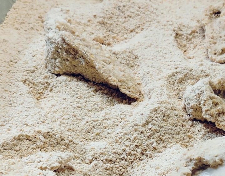 Żwirek kukurydziany EKOTEK PIASEK 33L dla kotów, królików 20KG