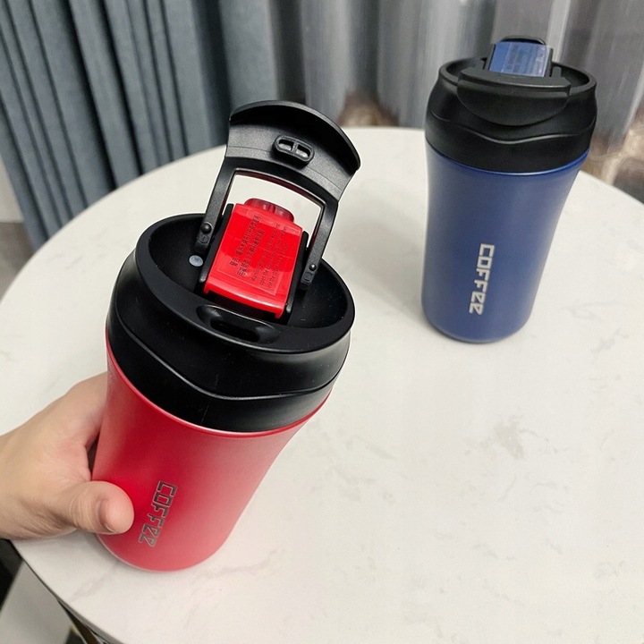 POJEMNY KUBEK TERMICZNY TERMOS Z USTNIKIEM ZAMEK