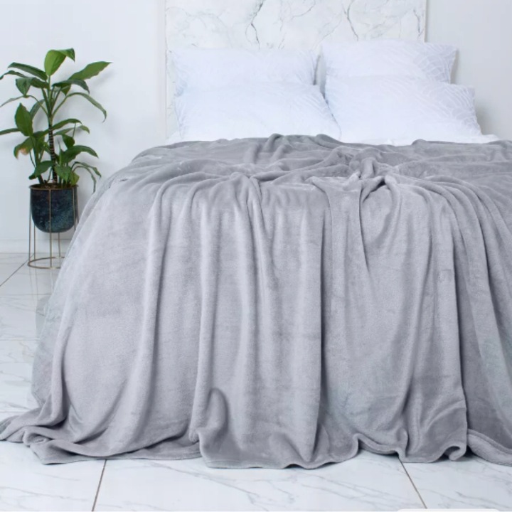 KOC GŁADKI NA PREZENT NARZUTA NA ŁÓŻKO PLED 200X220 CM SZARY CIEPŁY DUŻY