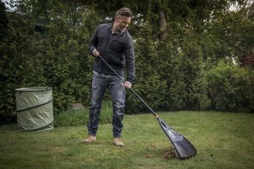 FISKARS Grabie do liści trawy SOLID XL lekkie 27 zębów 1015645 135090