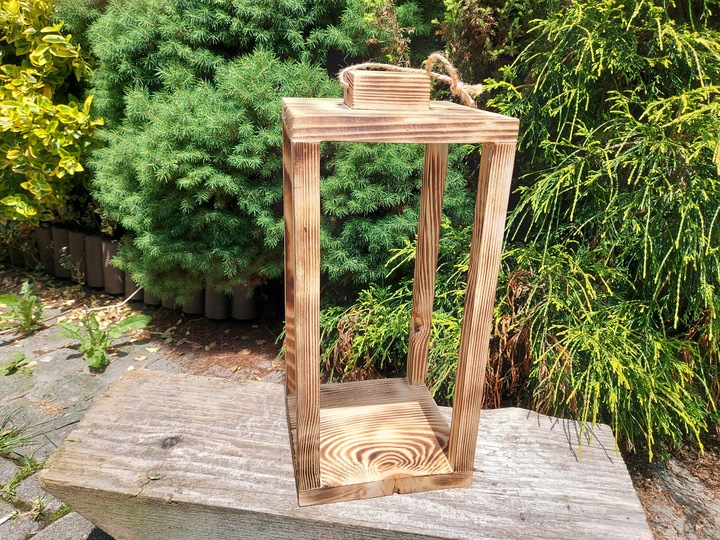 Lampion drewniany ze sznurkiem latarnia opalany 18x18x40 - 2 GATUNEK