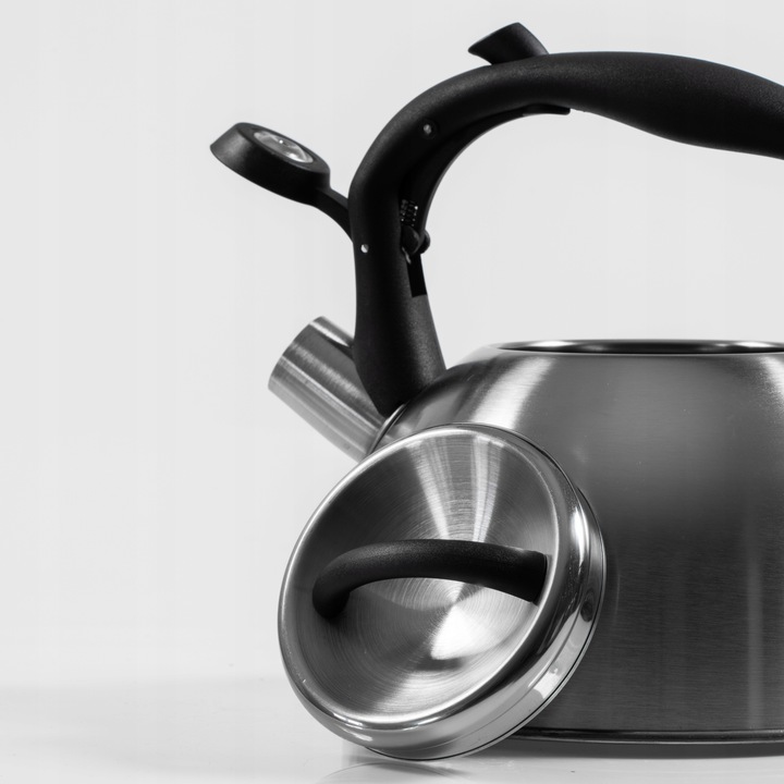 SREBRNY CZAJNIK Z GWIZDKIEM TRADYCYJNY 2,5 L INDUKCJA GAZ STAL