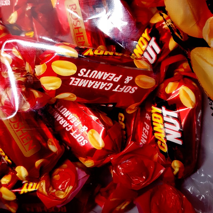 CUKIERKI CANDY NUT 1 kg ROSHEN LUZ