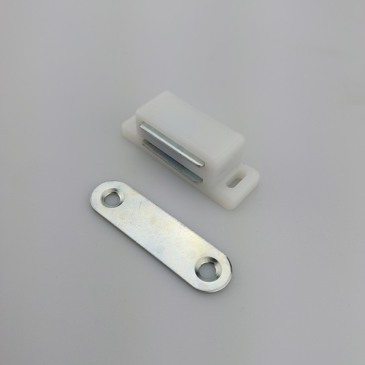 10x ZATRZASK MEBLOWY MAGNES DO DRZWI ZAMEK DO MEBLI MOCNY BIAŁY