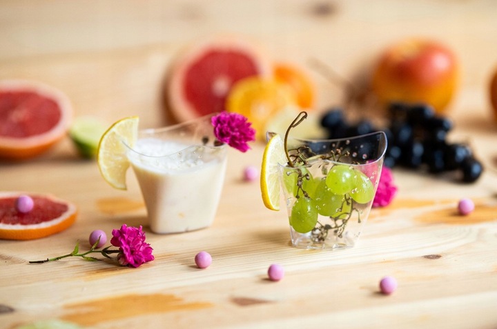 PUCHAREK POJEMNIK na deser GÓRA FALISTA WAVES 25 sztuk PRZYSTAWKI PRZEKĄSKI