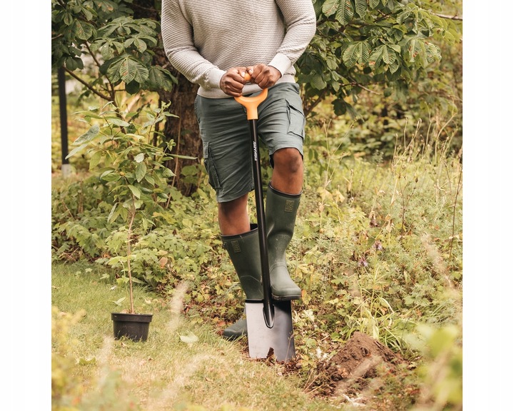 Zestaw: Szpadel prosty Solid + Grabie do liści M Solid Fiskars