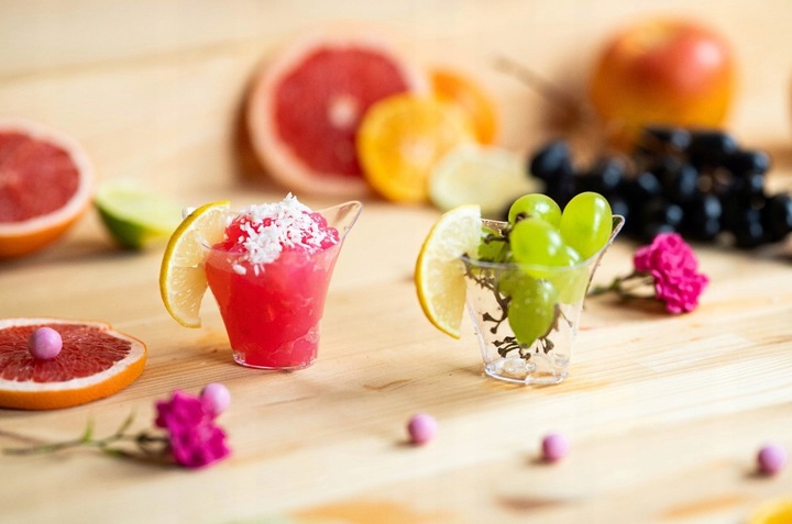 PUCHAREK POJEMNIK na deser GÓRA FALISTA WAVES 25 sztuk PRZYSTAWKI PRZEKĄSKI